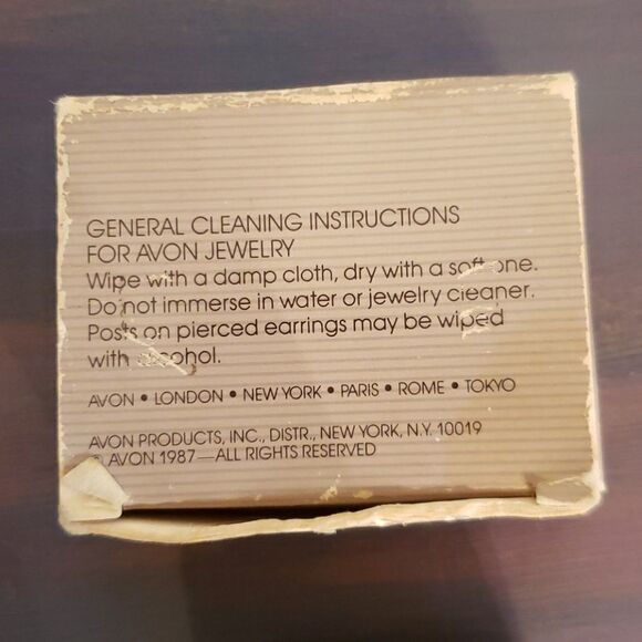 Vintage AVON Golden Reflections Pierced Earrings - Picture 5 of 9